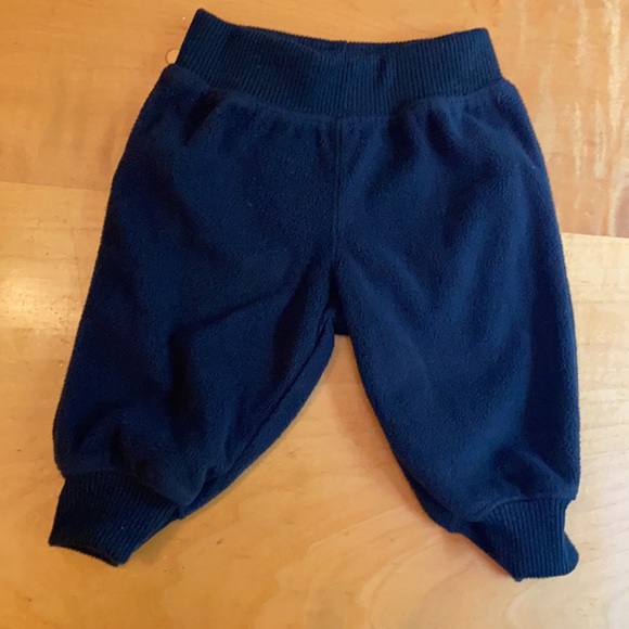 Buffalo Plaid Fleece Outfit - Picture 11 of 12